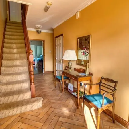 Ferienhaus Ashton House *