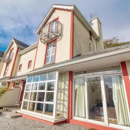 Ashton House Holiday home