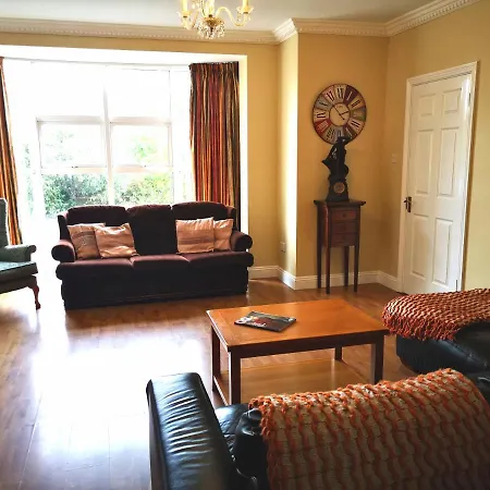 Ashton House Holiday home