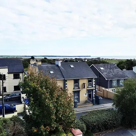 Ashton House * Tramore