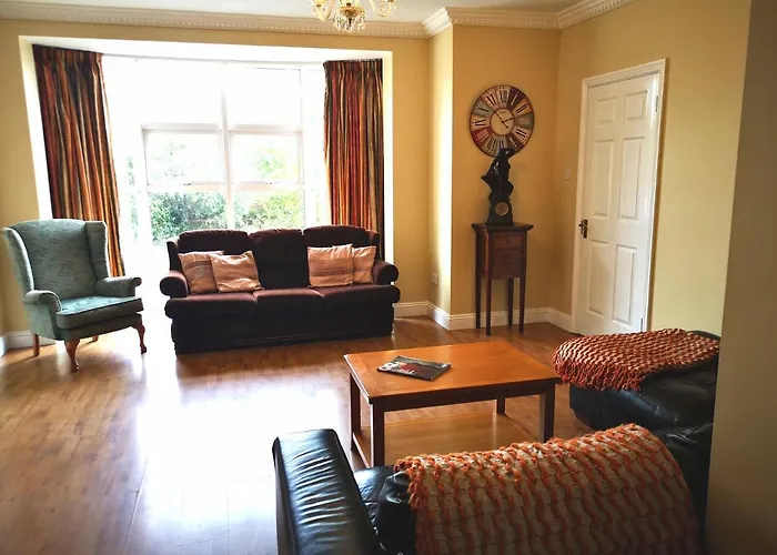 Ashton House Tatil Evi